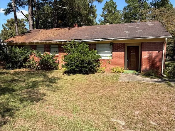 1604 Stansfield Dr, Fayetteville, NC 28303