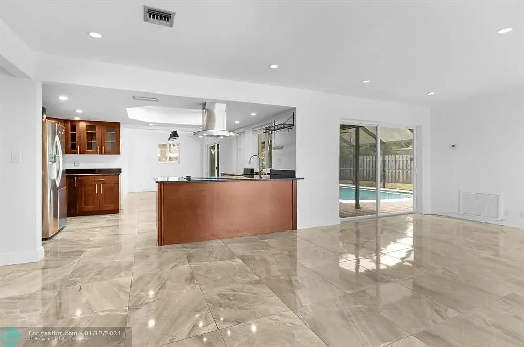 Building Photo - 1100 SW 13th Pl