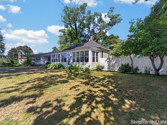 3rd image of 1210 Ruddiman Dr