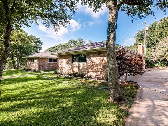 3rd image of 1204 Driftwood Dr