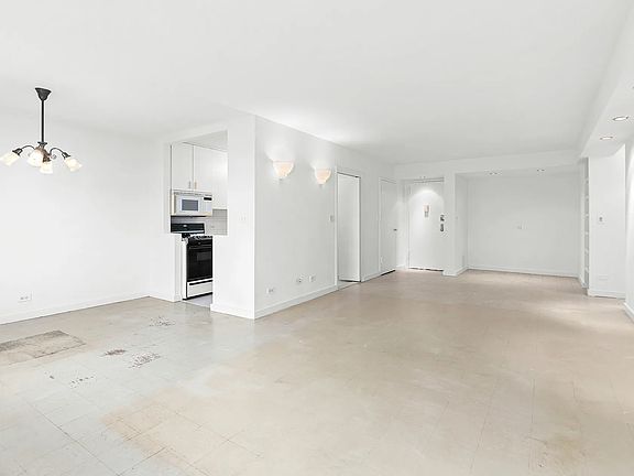 4th image of 165 W End Ave APT 21N