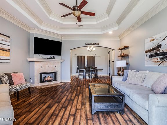 3rd image of 205 Regal Oaks Dr