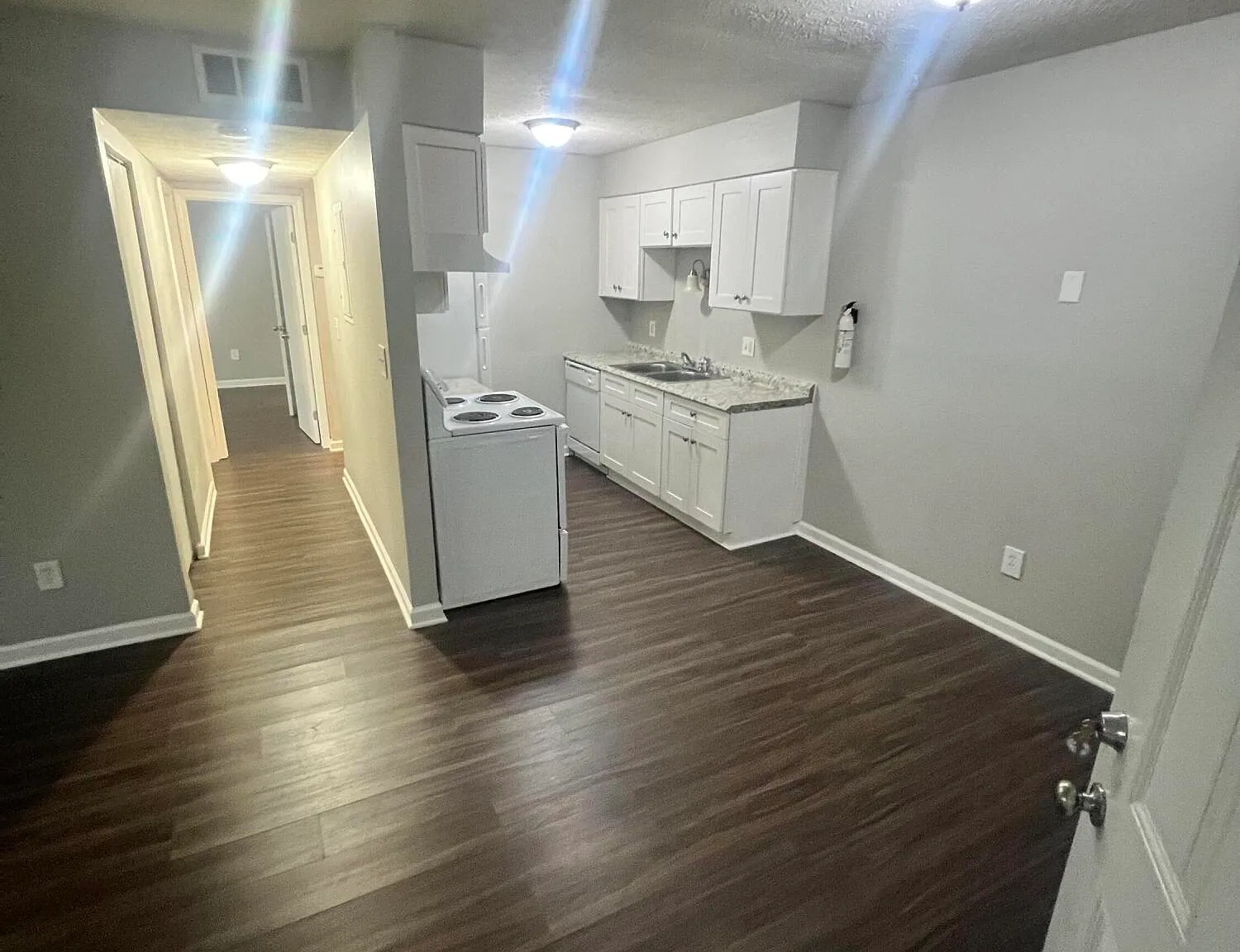 2 bed, 1.0 bath, 925 sqft, $950 — Photo 3