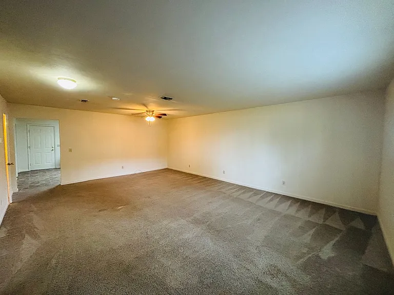 208 Pheasant Run Dr — Photo 5