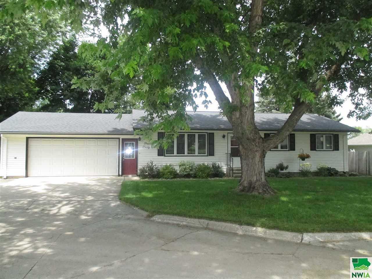 1441 15th Ave, Sheldon, IA 51201 Zillow