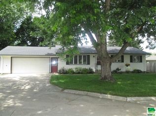 1441 15th Ave, Sheldon, IA 51201