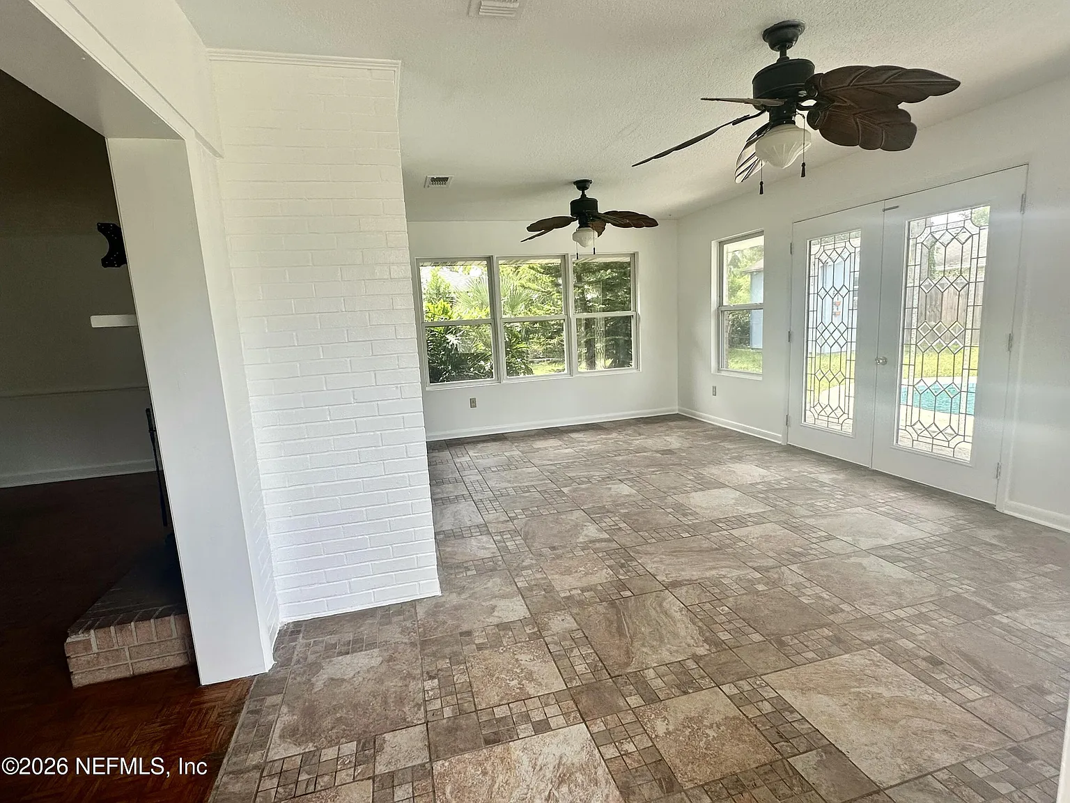 4 bed, 2.5 bath, 2306 sqft, $2,800 — Photo 4