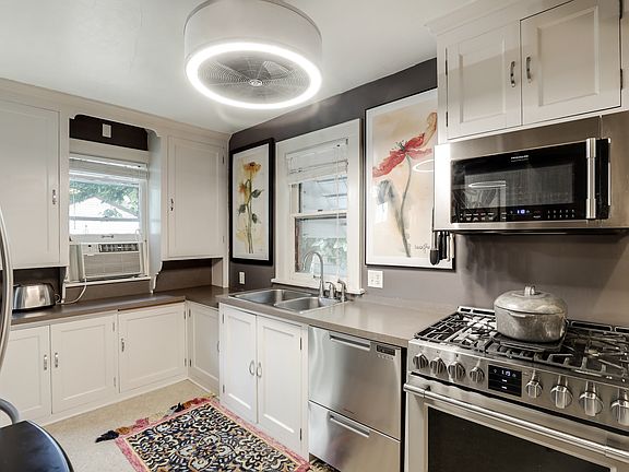 2nd image of 1429 Wellesley Ave