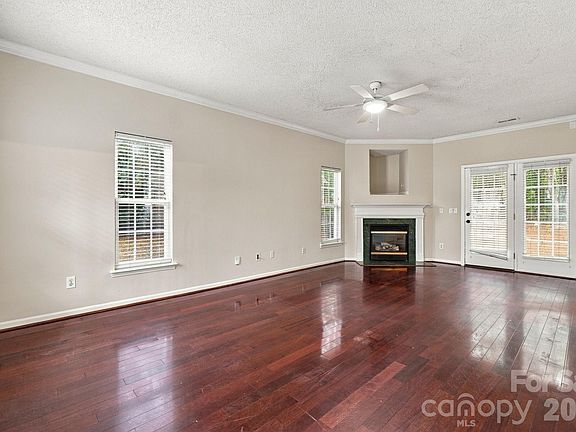 4th image of 12806 English Walnut Ln