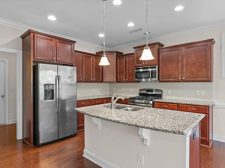 507 Finnbar Dr — Photo 2