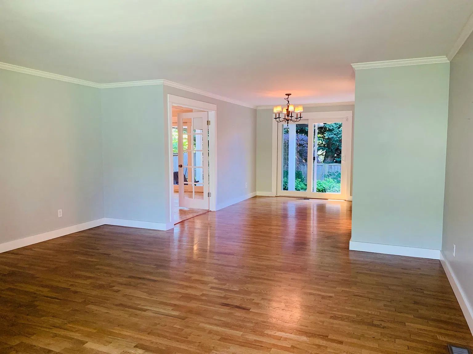 3 bed, 1980 sqft, $3,500 — Photo 4