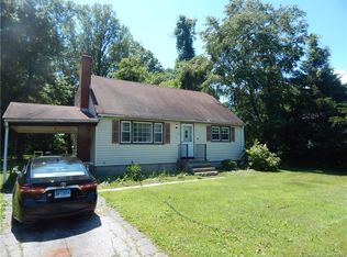 25 Willow Ln, Clinton, CT 06413