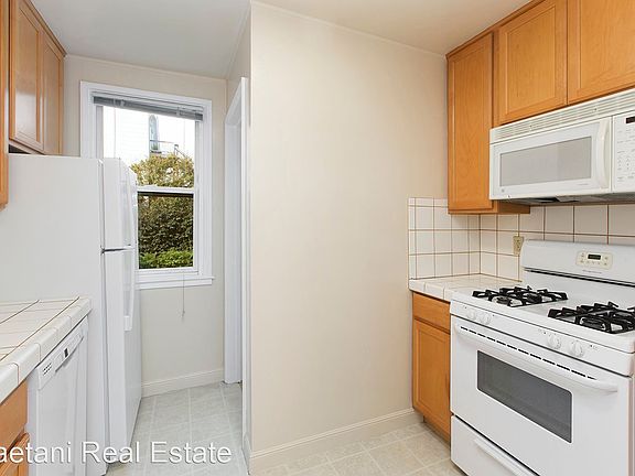5th image of 2240 Pacific Ave #204