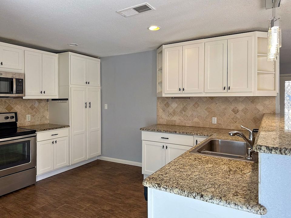 1st image of 50071 Rusdell Dr