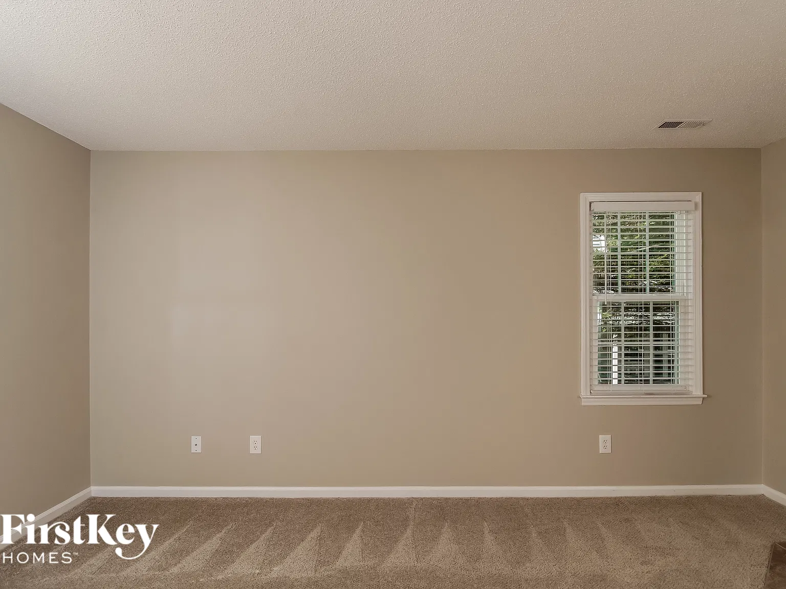 3 bed, 2.0 bath, 1495 sqft, $2,230 — Photo 3