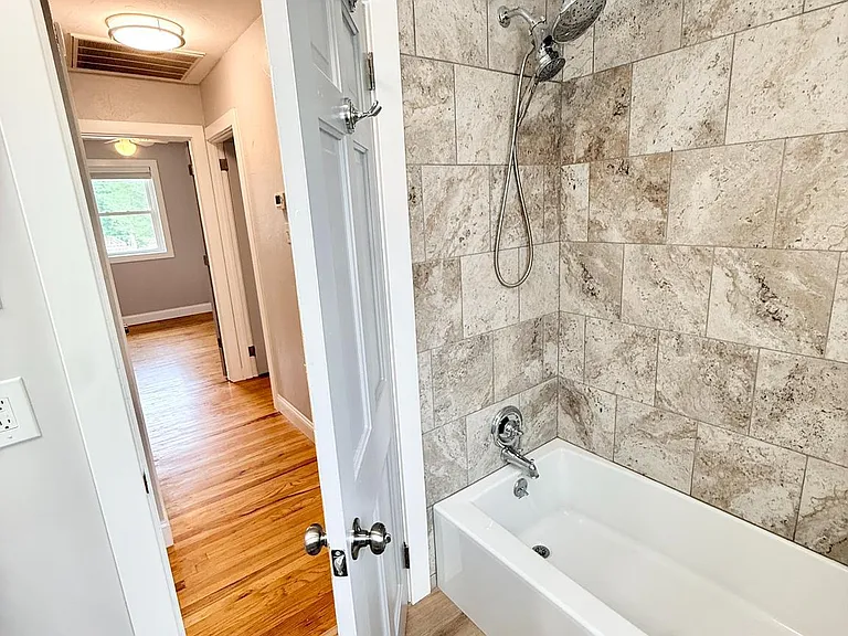 30 Ursinus Ave — Photo 17