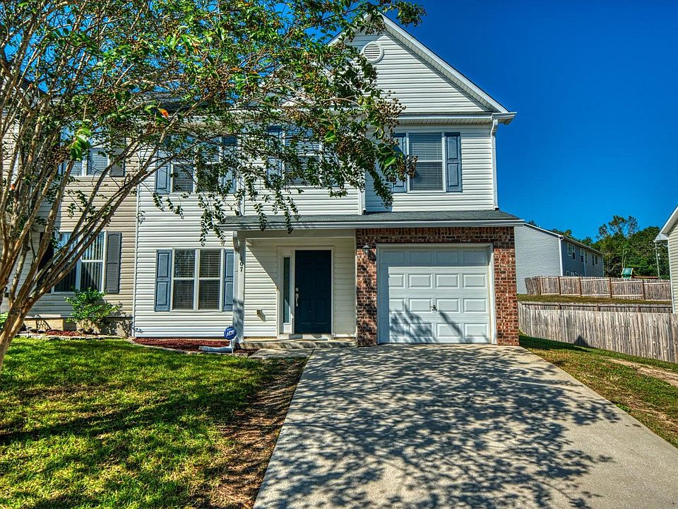 1st image of 107 McNair Dr