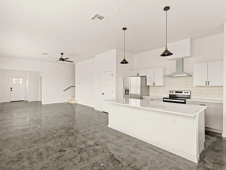 1827 Montana St — Photo 13