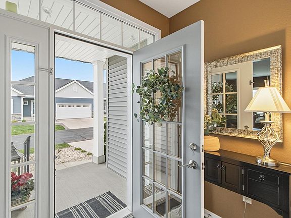 5th image of 404 Bella Way