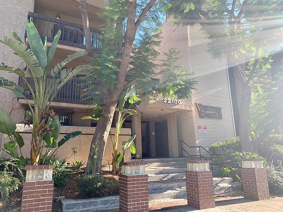 1st image of 22100 Burbank Blvd Unit 218