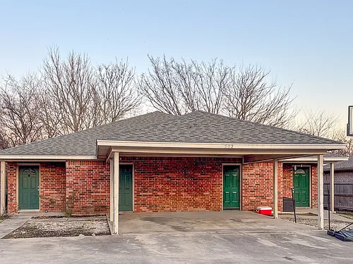 502 N Sewell Dr #B Photo 1