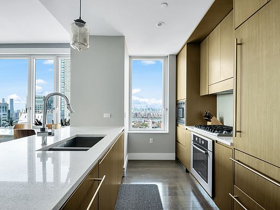 4th image of 388 Bridge St APT 38H