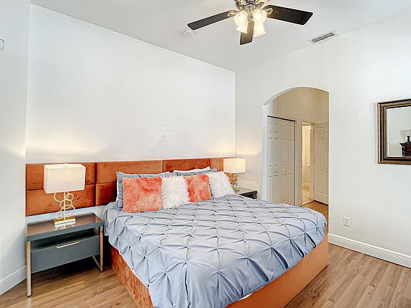 4th image of 7407 Velleux St