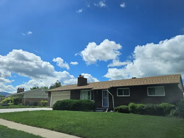 1401 N Peachtree Dr E, Centerville, UT 84014