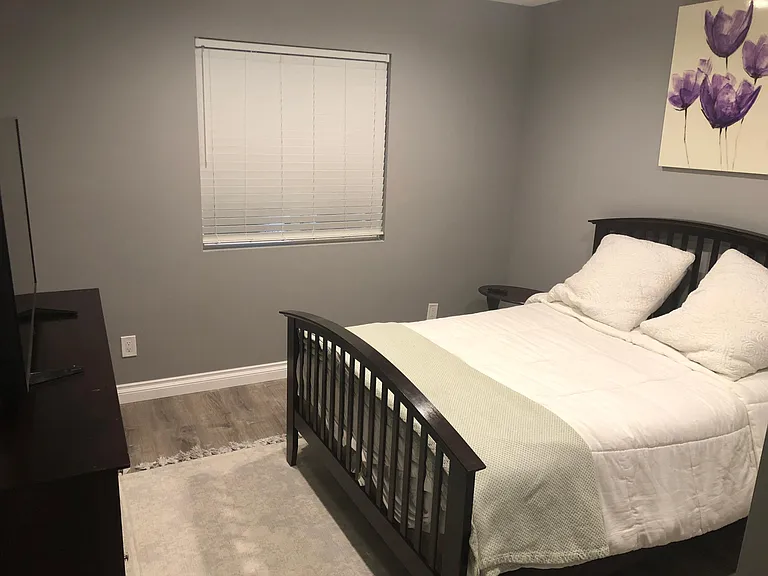 7528 Gloria Ave — Photo 4