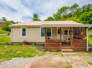 37 Jackson St, Bland, VA 24315