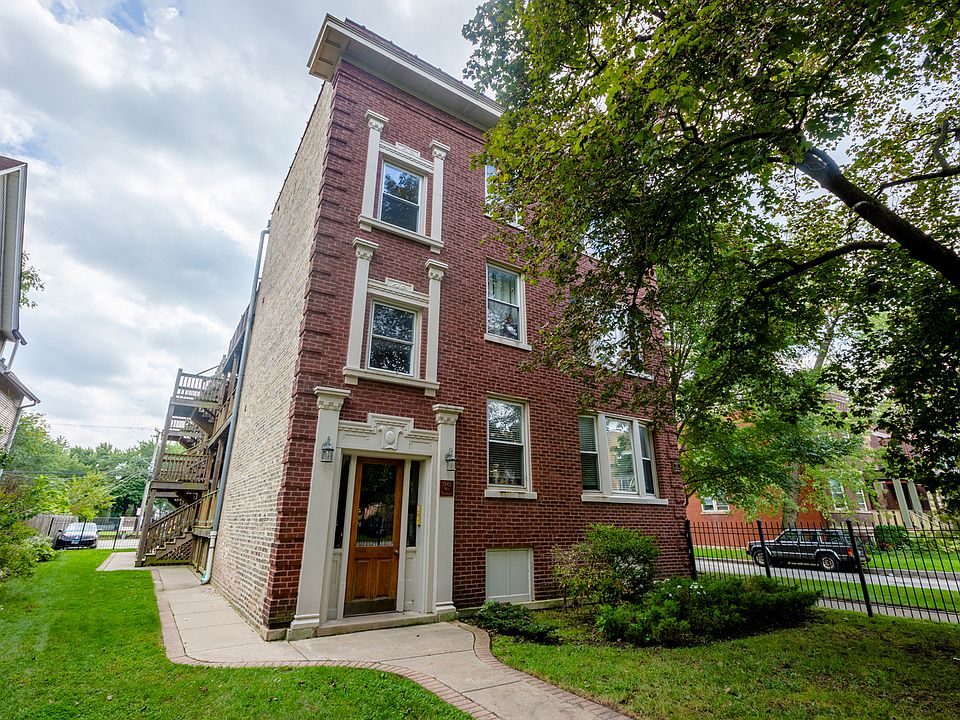 1st image of 1945 W Greenleaf Ave #3