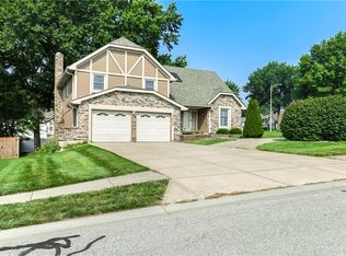 6802 Acuff St, Shawnee, KS 66216
