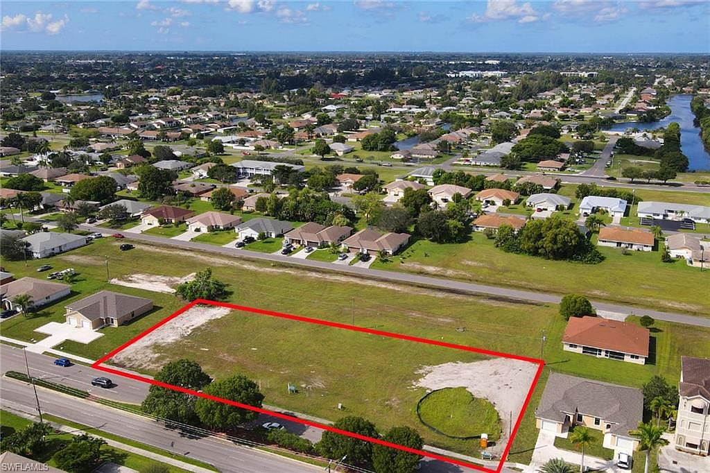 1224 Country Club Blvd, Cape Coral, FL 33990 | MLS #221073491 | Zillow