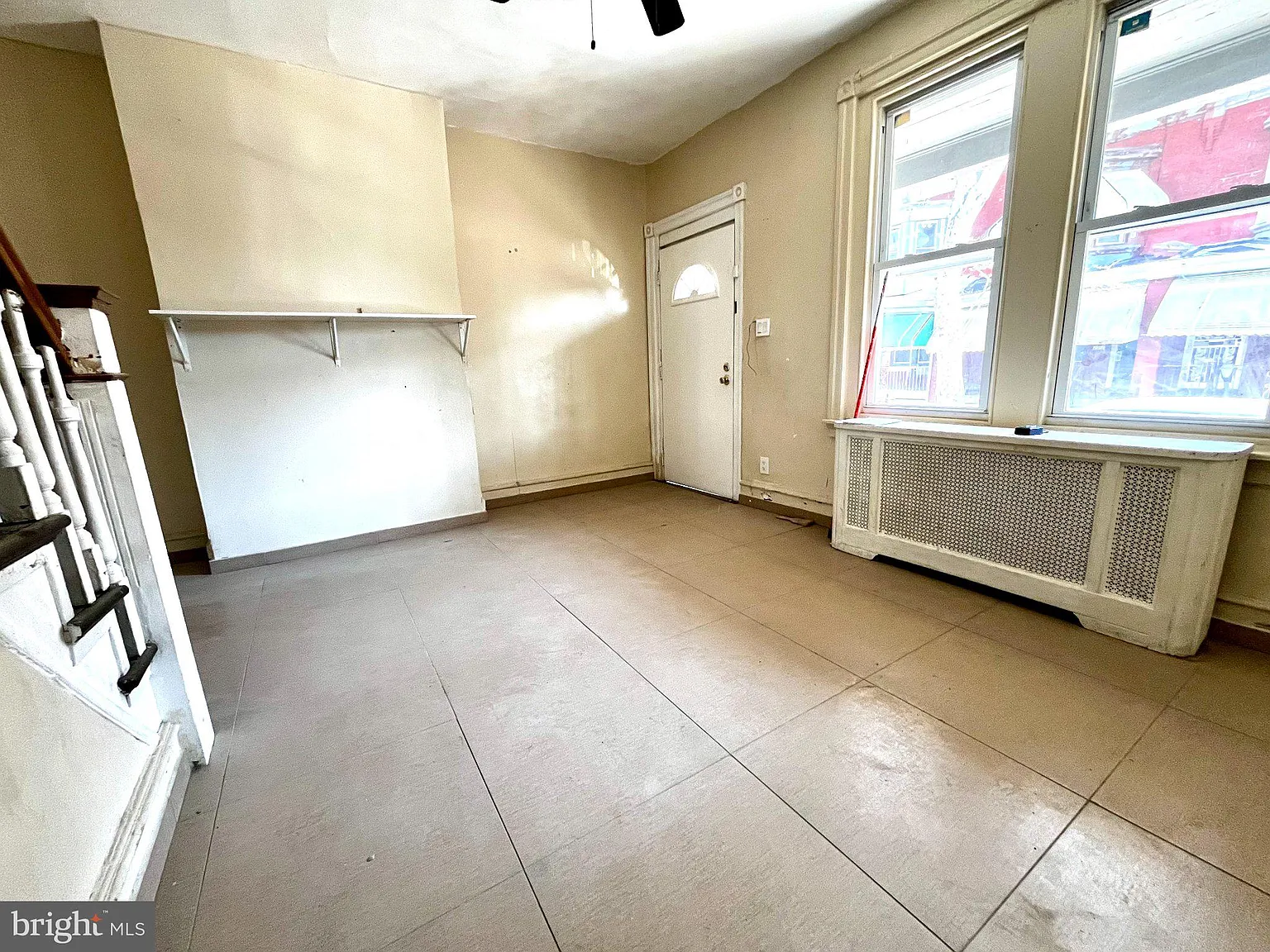 3 bed, 1.0 bath, 960 sqft, $1,200 — Photo 2