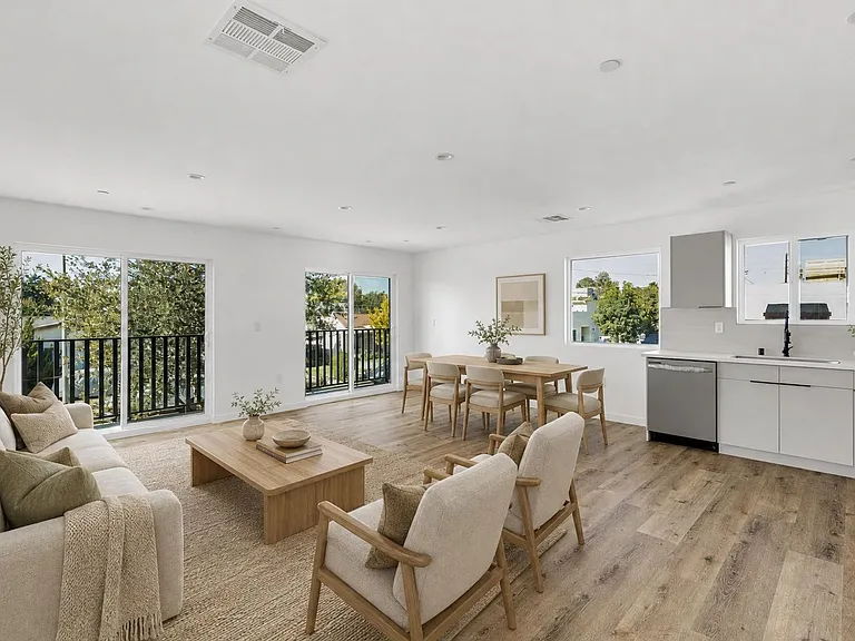 Best Priced Luxury 4 & 5 Bed Townhomes in Mid-City! — Photo 5