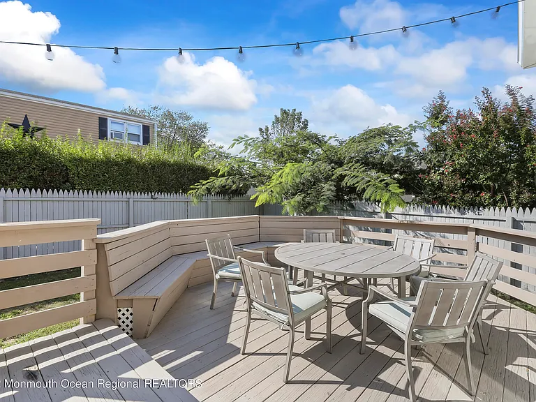 8 Arthur Ave — Photo 26