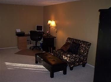 2nd image of 400 Woodhill Ct NE