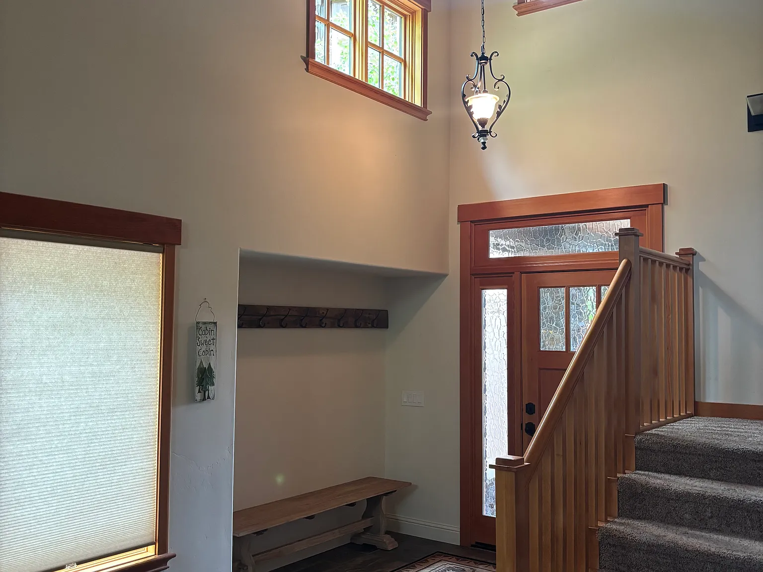 3 bed, 2.5 bath, 2565 sqft, $5,986 — Photo 4