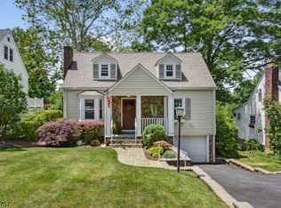 7 Long Hill Ln, Chatham, NJ 07928
