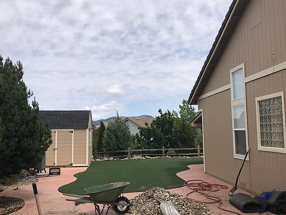 Large side yard usage _ owners installed nice landscaping