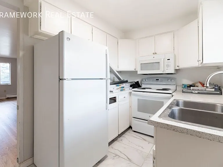 717 Oak St #2 — Photo 9