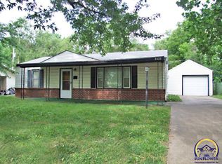 2225 SW Winterwood Ln, Topeka, KS 66614