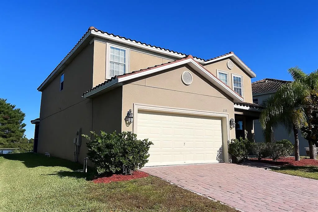 5 bed, 3.5 bath, 3384 sqft, $2,950 — Photo 2