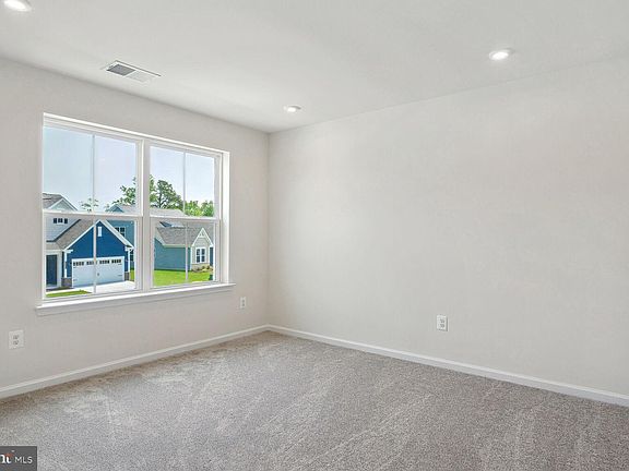 4th image of 36133 Windsor Park Dr
