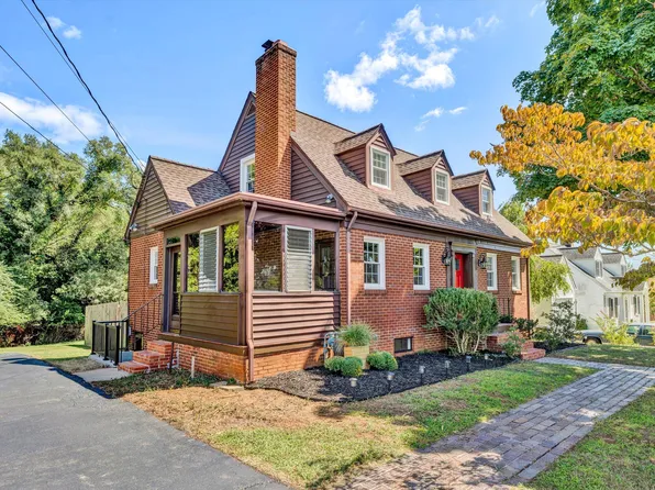 840 Red Ln, Salem, VA 24153