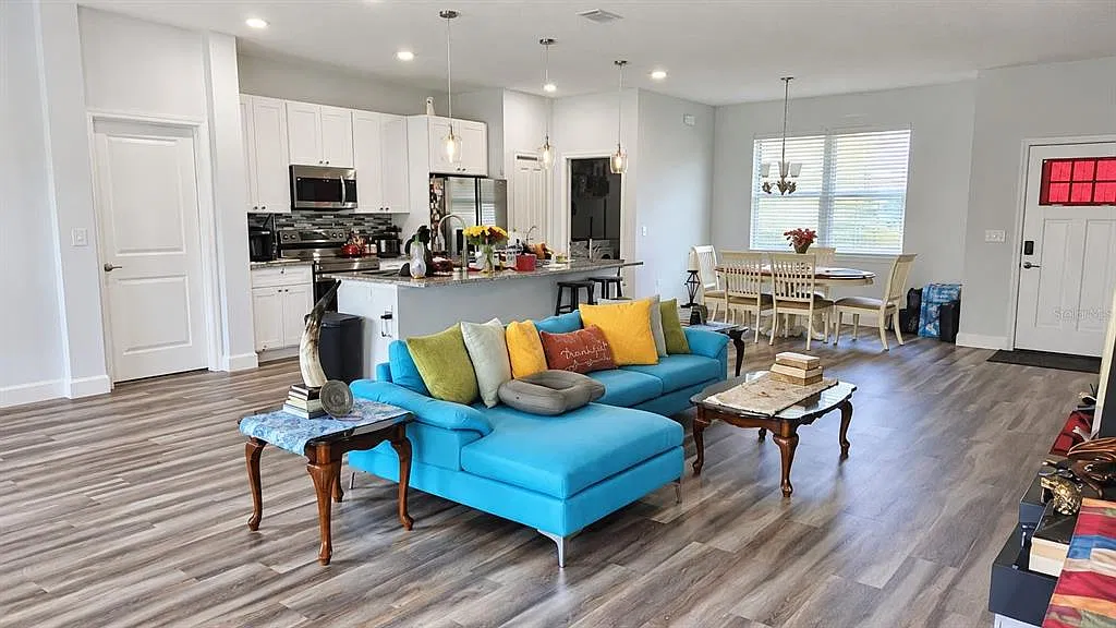 4 bed, 2.0 bath, 1825 sqft, $1,800 — Photo 3