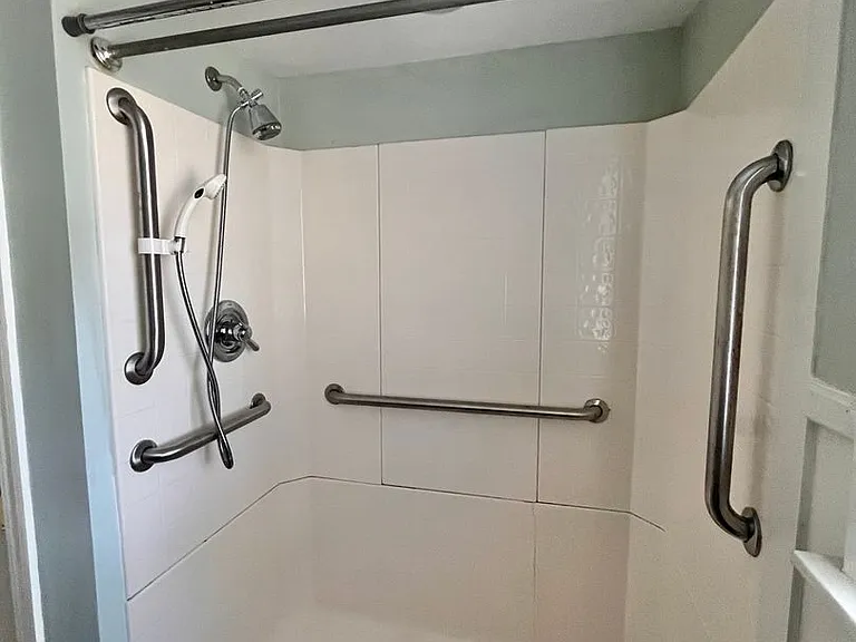 1430 Woodbury Ave — Photo 13