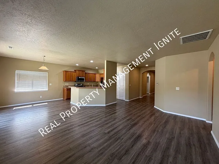 332 SW Antler Ridge Ct — Photo 6