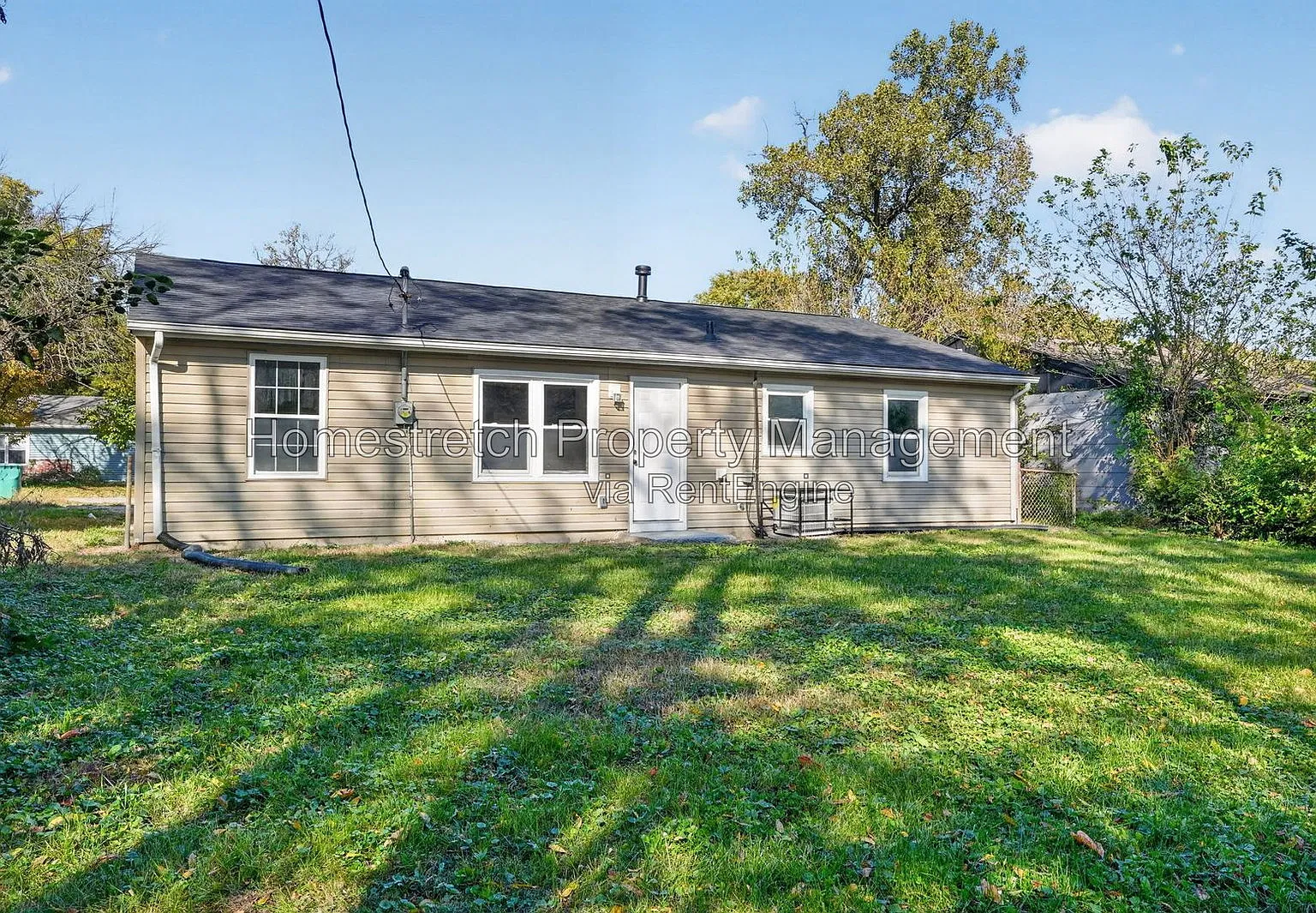3 bed, 1.0 bath, 1080 sqft, $1,550 — Photo 2