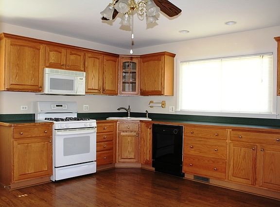 5th image of 8804 S Sproat Ave